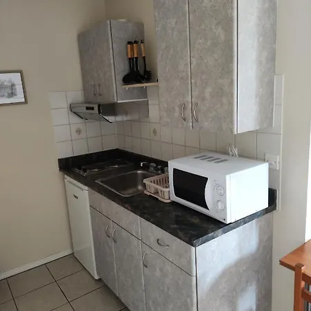 ゲストハウス Karlo ビビニェ