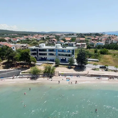 Karlo 3* Bibinje