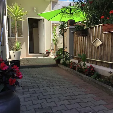 Karlo Guest house 3*